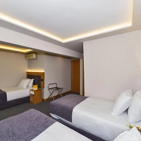 Bergama Old 3*