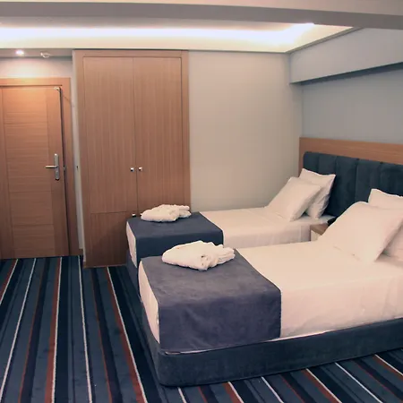 Bergama Old 3*