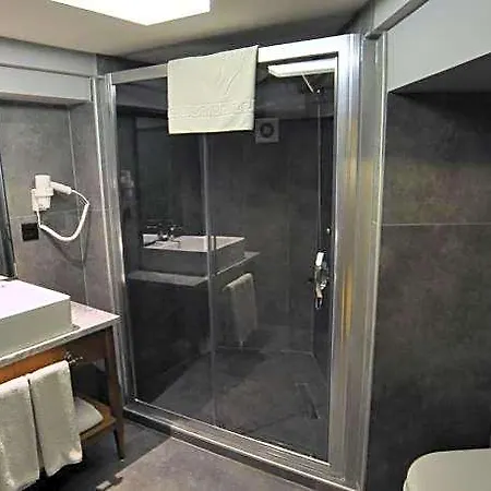 Bergama Old 3*